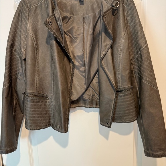 Women's Gray Jacket - Picture 3 of 5
